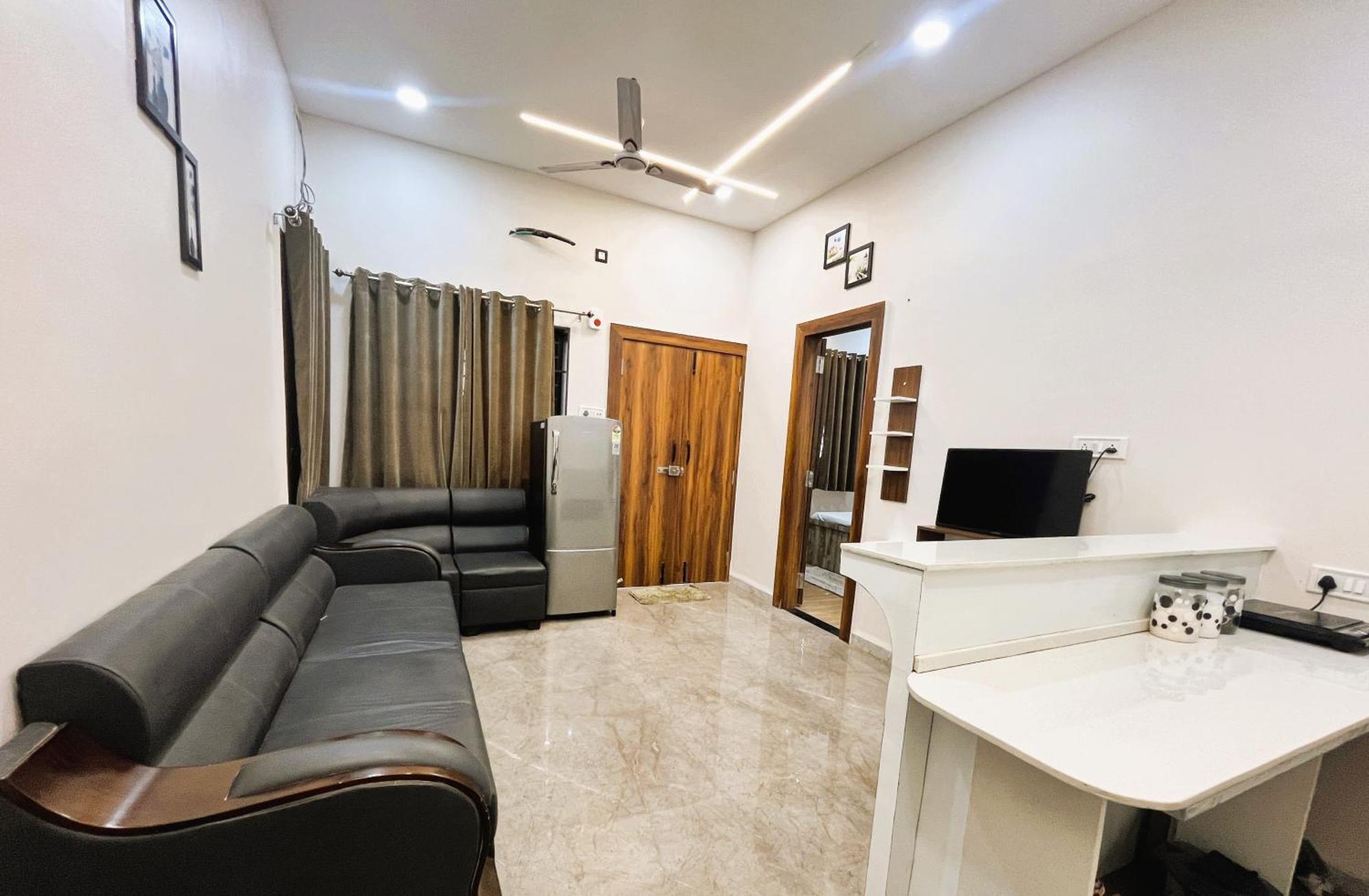 Shree Stay Inn Luxe' Holiday Home Uddzsaín Kültér fotó